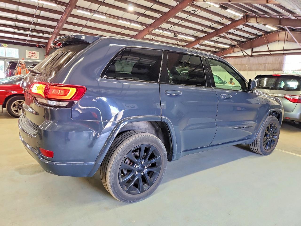 2018 JEEP GRAND CHEROKEE LAREDO 4X4
