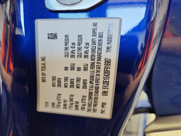 2025 TESLA MODEL 3