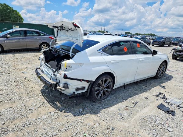 2019 LEXUS ES