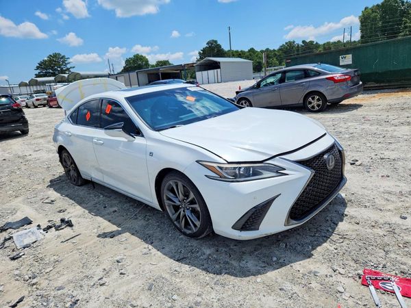 2019 LEXUS ES