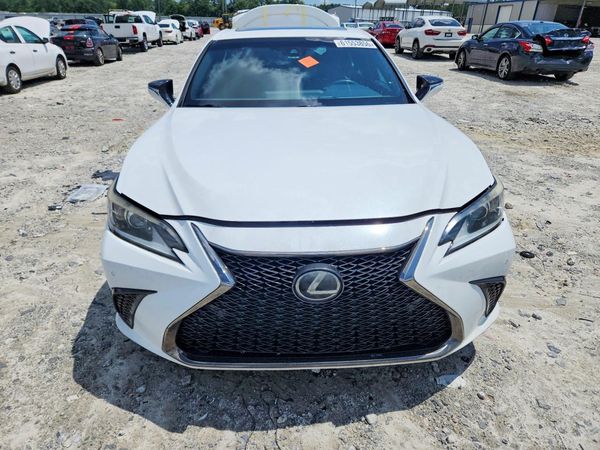 2019 LEXUS ES