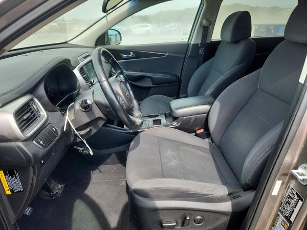 2017 KIA SORENTO L, LX
