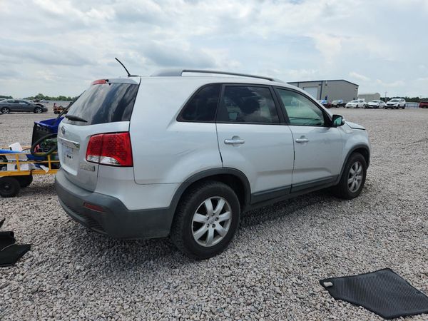 2013 KIA SORENTO Base / LX