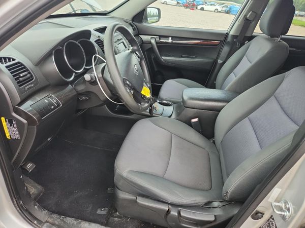 2013 KIA SORENTO Base / LX