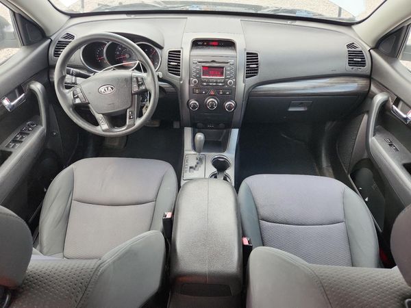 2013 KIA SORENTO Base / LX