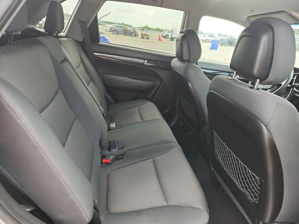 2013 KIA SORENTO Base / LX