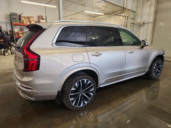 2025 VOLVO XC90 Ultra