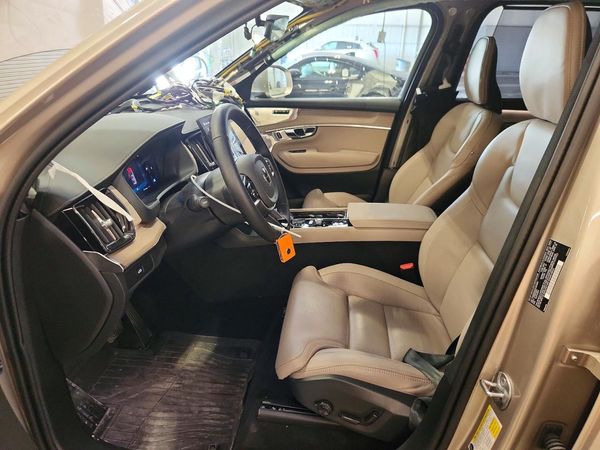 2025 VOLVO XC90 Ultra