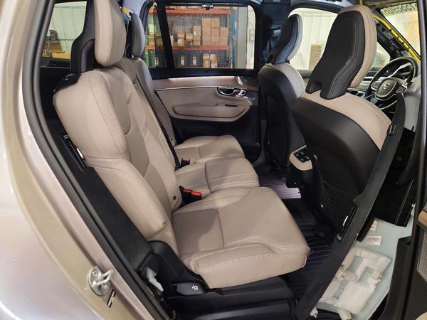 2025 VOLVO XC90 Ultra