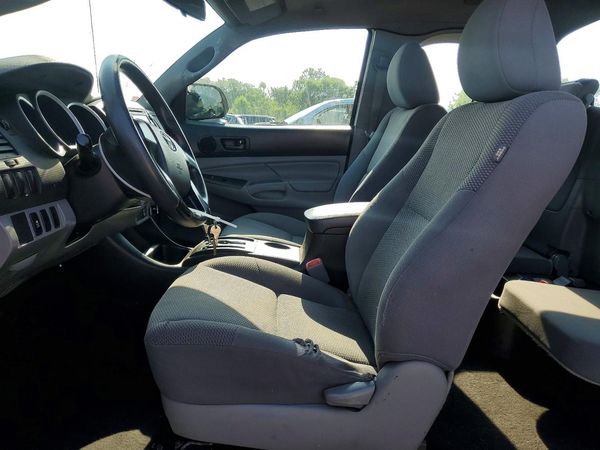 2014 TOYOTA TACOMA Delux Grade