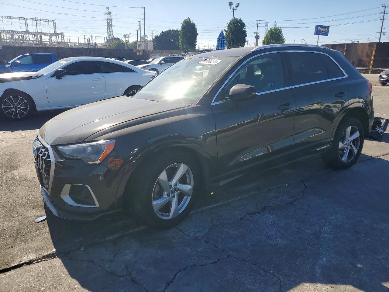 2020 AUDI Q3 quattro Premium