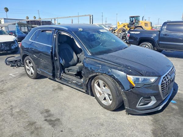 2020 AUDI Q3 quattro Premium