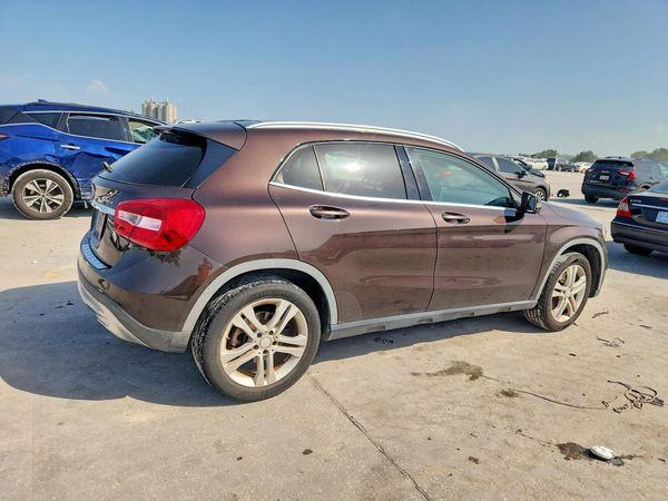 2015 MERCEDES-BENZ GLA