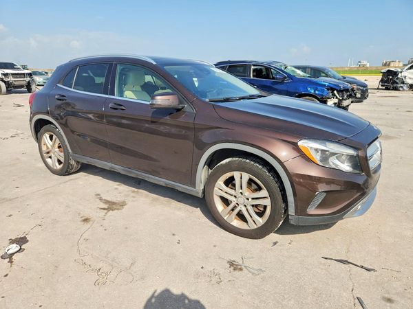 2015 MERCEDES-BENZ GLA