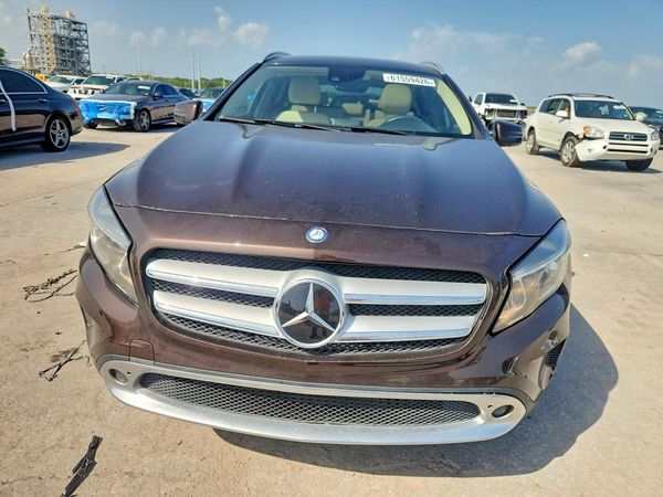 2015 MERCEDES-BENZ GLA