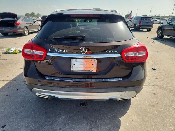 2015 MERCEDES-BENZ GLA