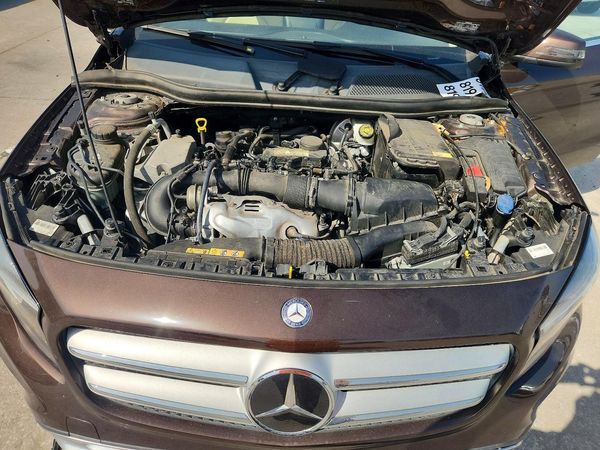2015 MERCEDES-BENZ GLA