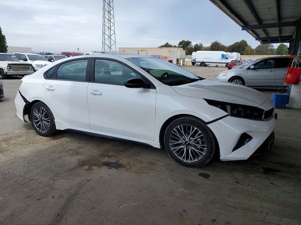 2022 KIA FORTE GT Line