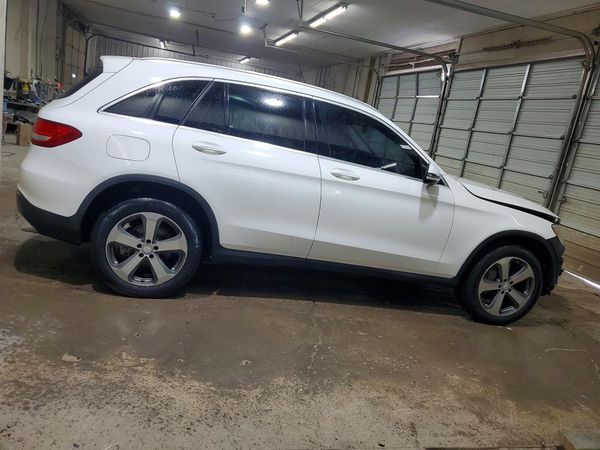 2016 MERCEDES-BENZ GLC GLC300