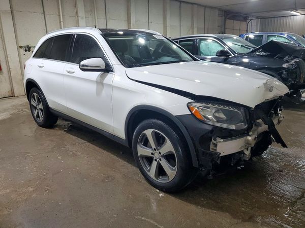 2016 MERCEDES-BENZ GLC GLC300