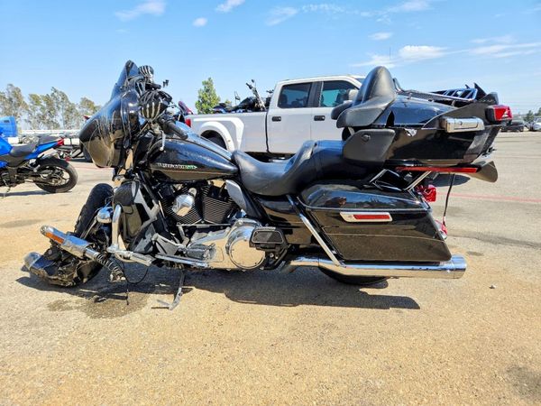 2015 HARLEY-DAVIDSON FL