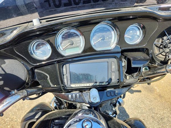2015 HARLEY-DAVIDSON FL