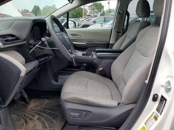 2021 TOYOTA SIENNA LE