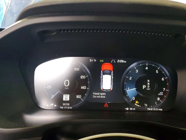2021 VOLVO XC40 R-Design