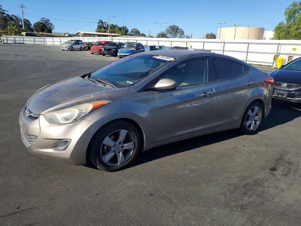 2013 HYUNDAI ELANTRA