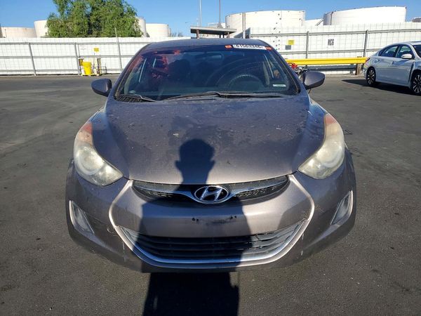 2013 HYUNDAI ELANTRA