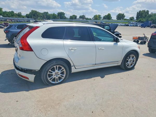 2015 VOLVO XC60 Premier (non R design)