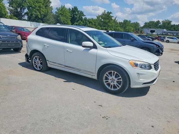 2015 VOLVO XC60 Premier (non R design)