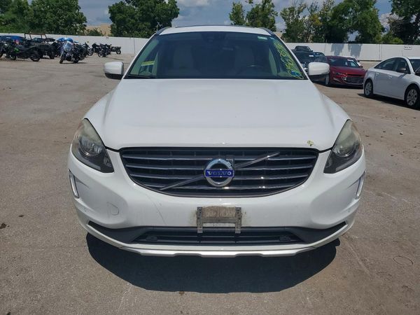 2015 VOLVO XC60 Premier (non R design)