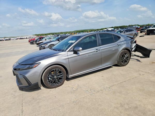 2026 TOYOTA CAMRY