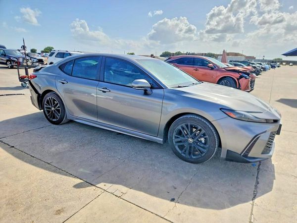 2026 TOYOTA CAMRY