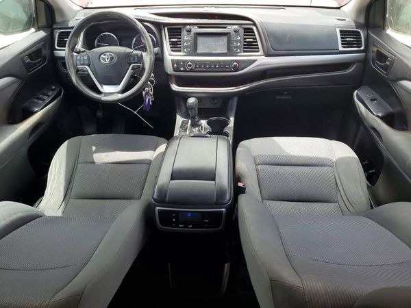 2016 TOYOTA HIGHLANDER