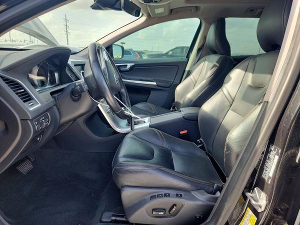 2017 VOLVO XC60 Dynamic