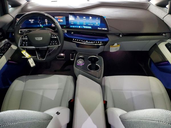 2026 CADILLAC OPTIQ Luxury 1