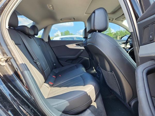 2017 AUDI A4 quattro Premium