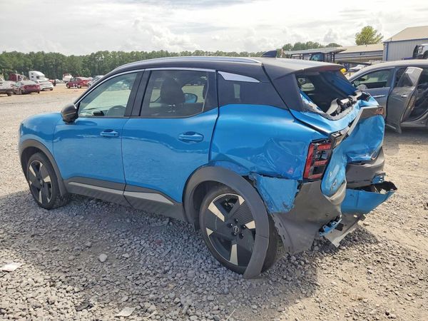 2025 NISSAN KICKS SR