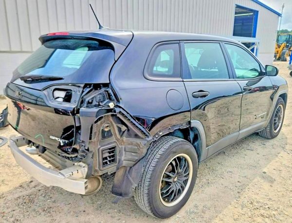 2015 JEEP CHEROKEE SPORT 4X4