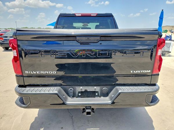 2025 CHEVROLET SILVERADO Custom