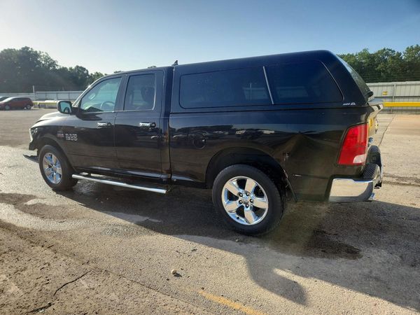 2017 RAM 1500 SLT QUAD CAB 4X4