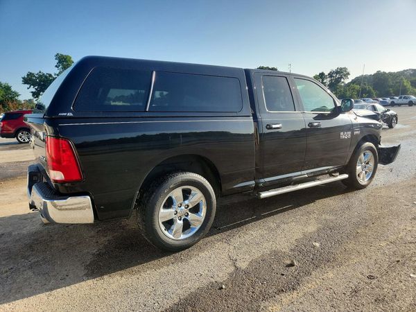2017 RAM 1500 SLT QUAD CAB 4X4