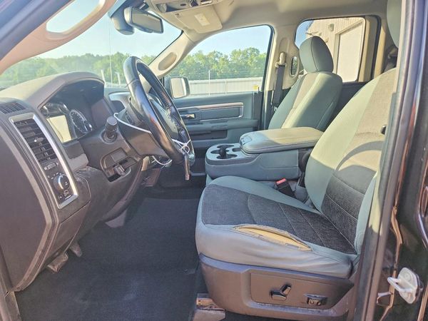2017 RAM 1500 SLT QUAD CAB 4X4