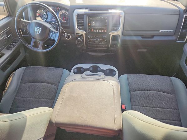 2017 RAM 1500 SLT QUAD CAB 4X4