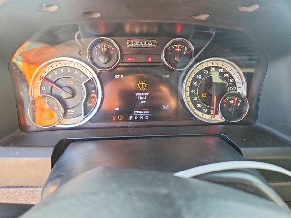 2017 RAM 1500 SLT QUAD CAB 4X4