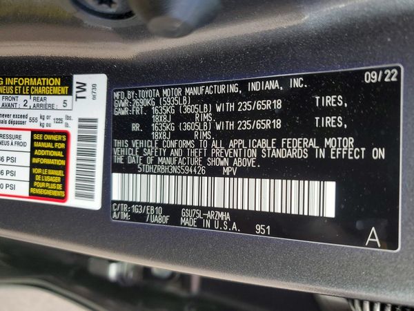 2022 TOYOTA HIGHLANDER XLE