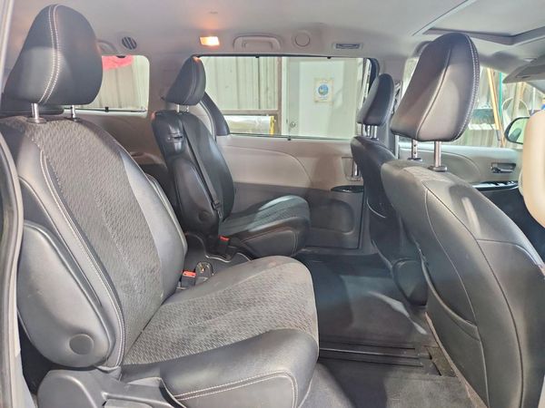 2014 TOYOTA SIENNA