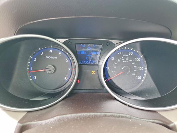 2015 HYUNDAI TUCSON GLS (Middle)